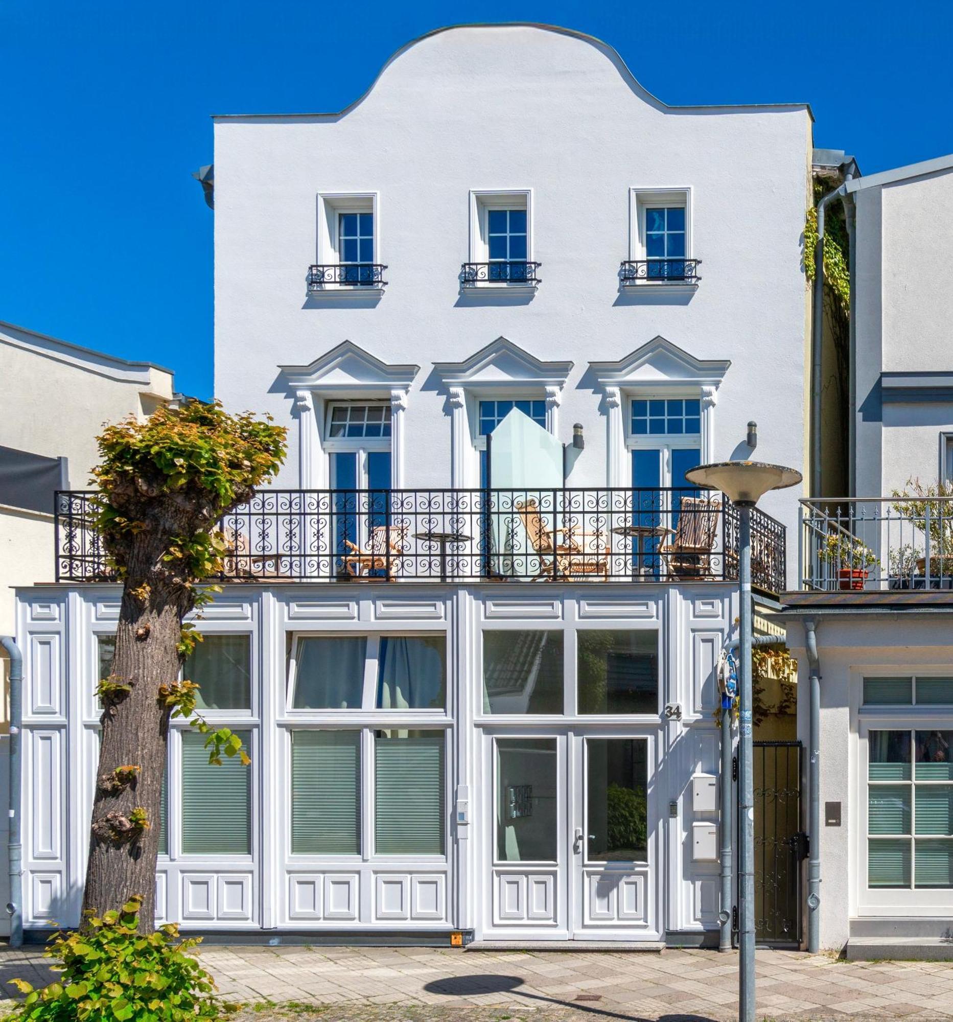 Kapitaenshaus Friedrich Franz - Premium Apartments 200 Meter Vom Strand Und Alten Strom Росток Екстериор снимка