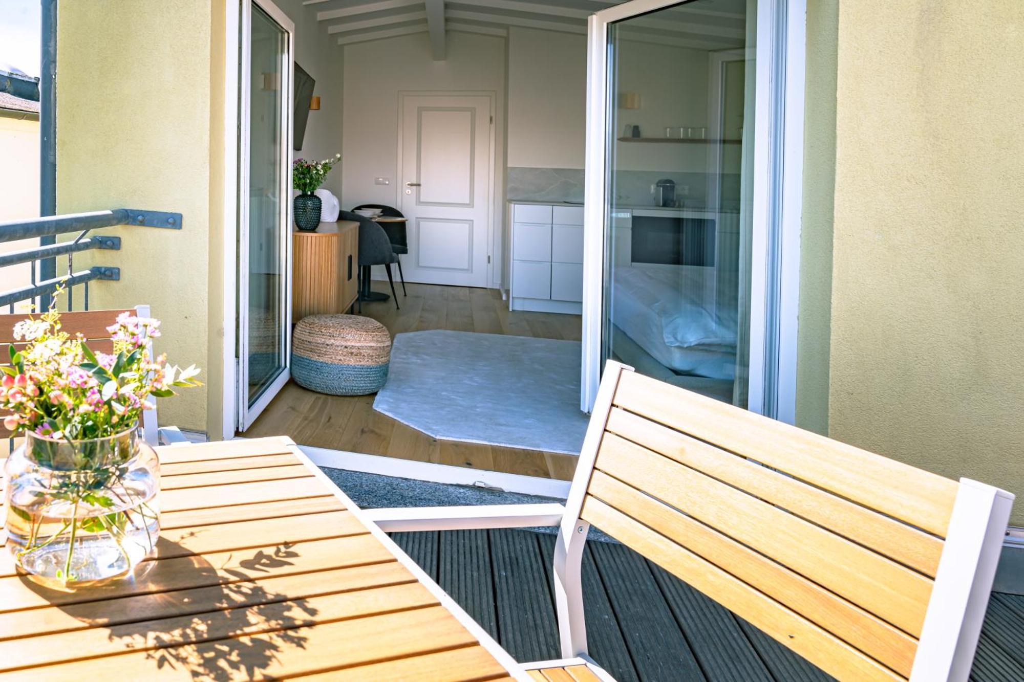 Kapitaenshaus Friedrich Franz - Premium Apartments 200 Meter Vom Strand Und Alten Strom Росток Стая снимка