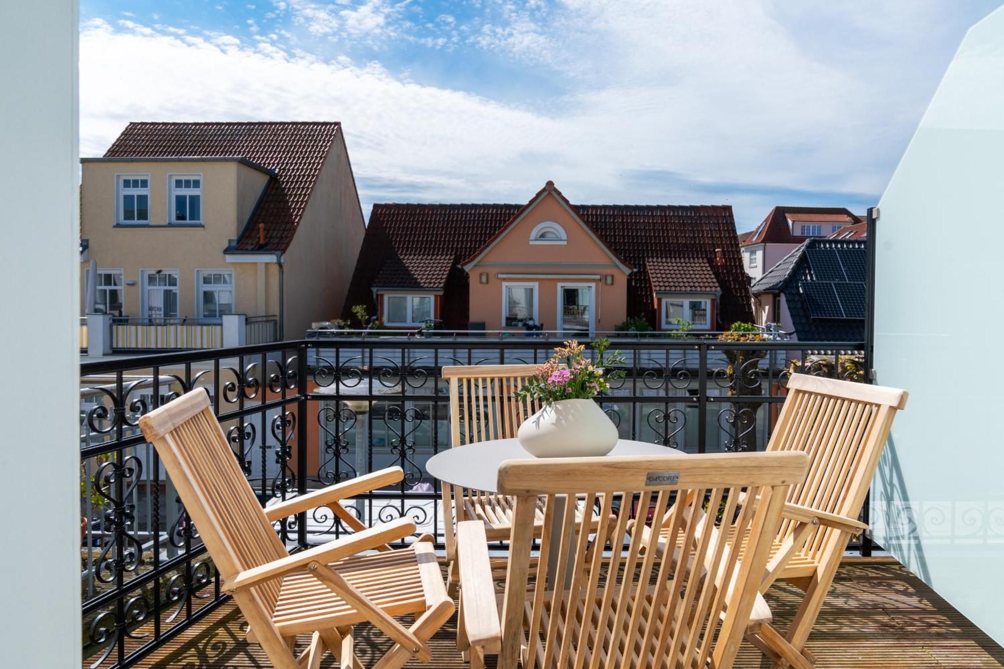Kapitaenshaus Friedrich Franz - Premium Apartments 200 Meter Vom Strand Und Alten Strom Росток Стая снимка